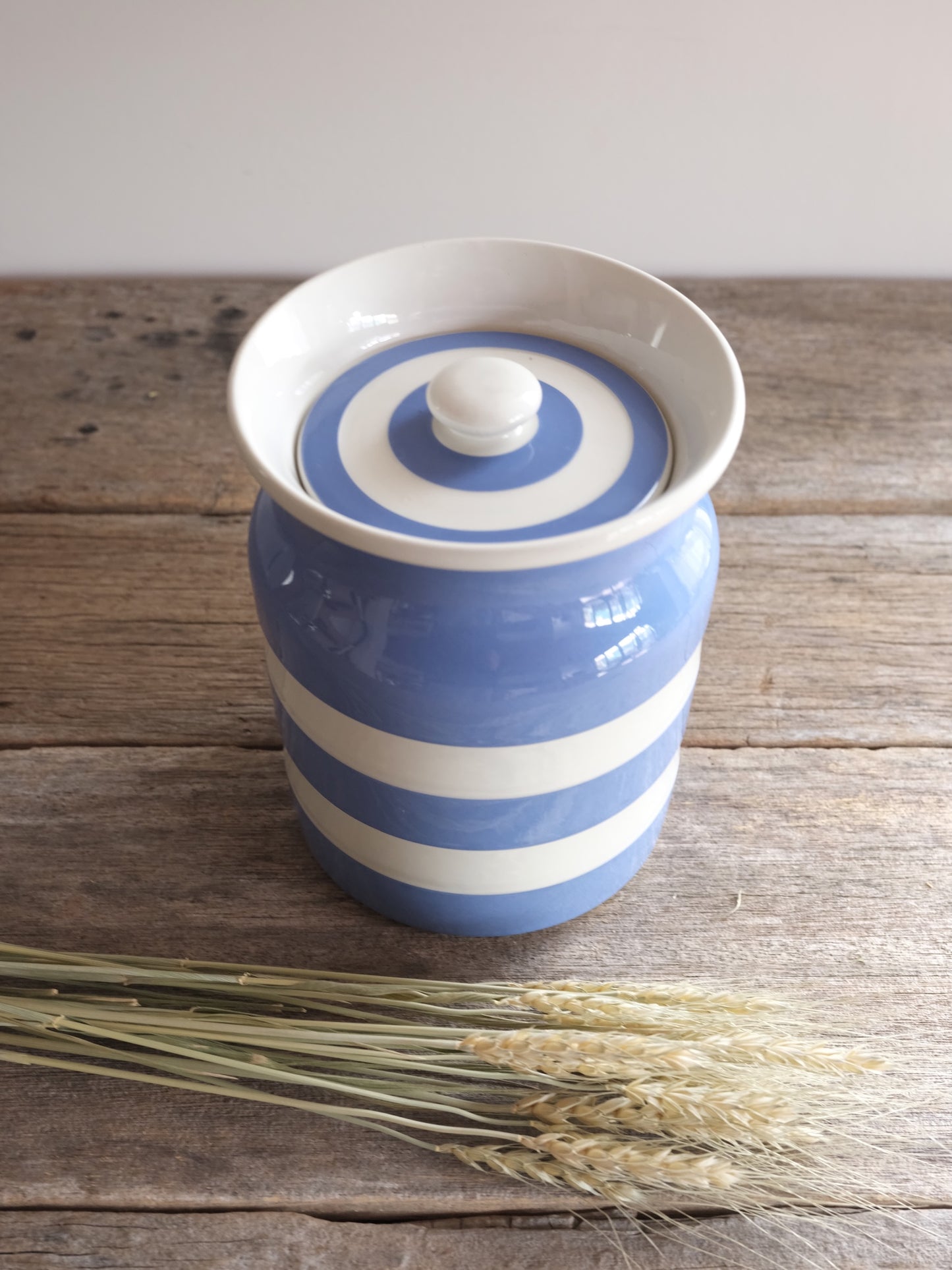 T.G. Green Storage Jar “Cornishware” – Large (c.1930s–40s)