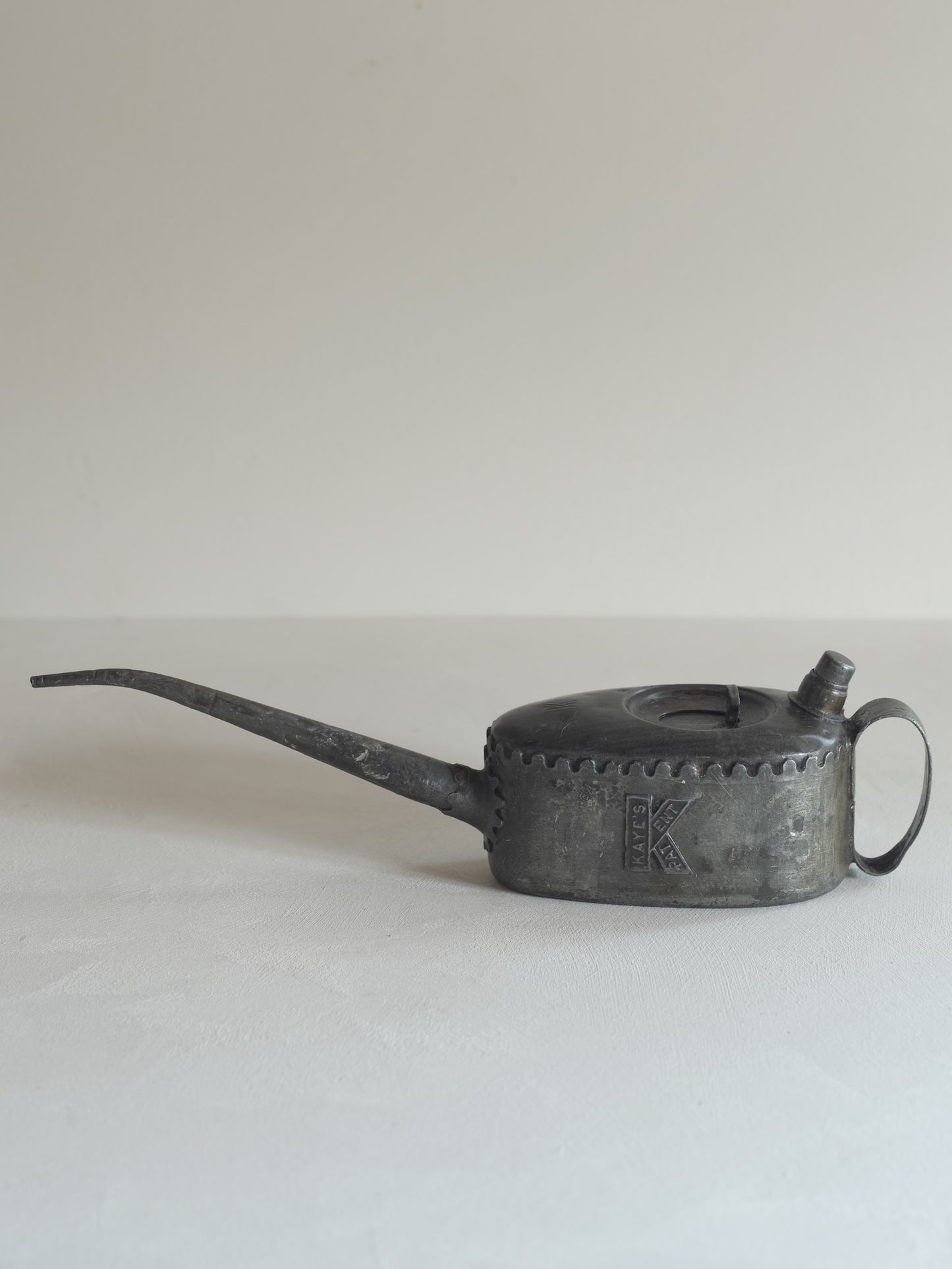 KAYE’S Oil Can “No.2988” – Made in Britain (1950s–60s)