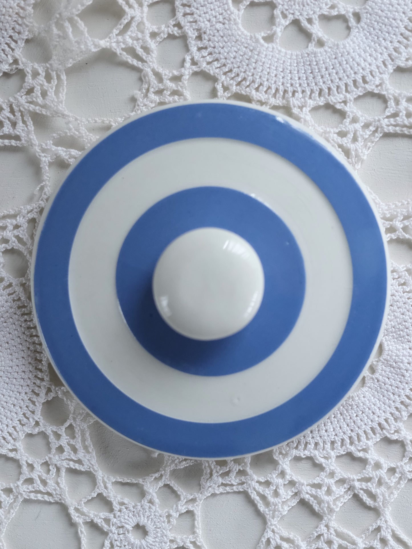 T.G. Green Storage Jar “Cornishware” – Large (c.1930s–40s)