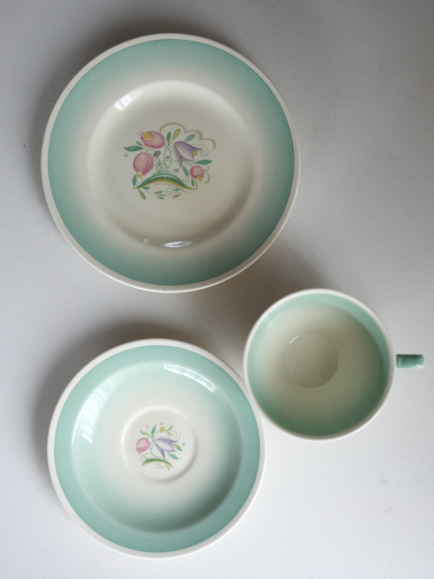 Susie Cooper Trio “Dresden Spray” – Green, Crown Works Burslem (c.1935–40)