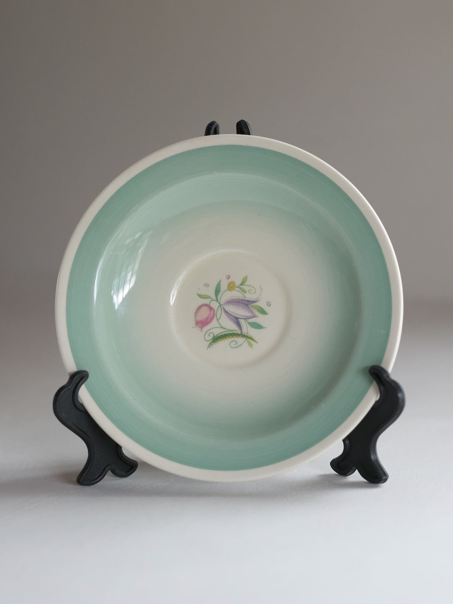 スージークーパー ドレスデンスプレイ ティーカップ トリオ（c.1935–40