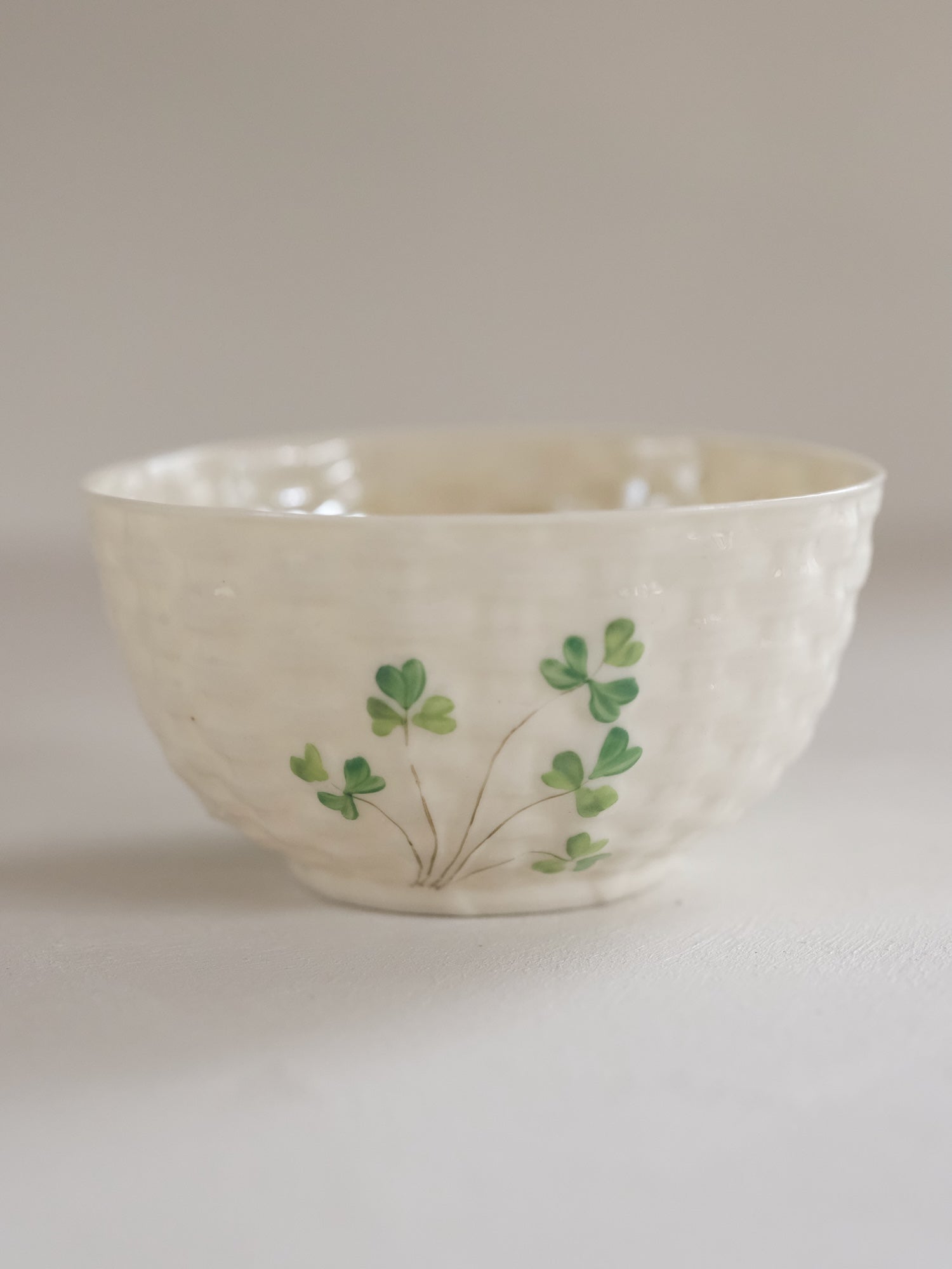 ベリーク シャムロック クローバー　ブレッド　プレート マグ　ボウル　3点 Belleek Round Bowl “Shamrock” - 3rd Black Mark – SWEETBRIER LANE